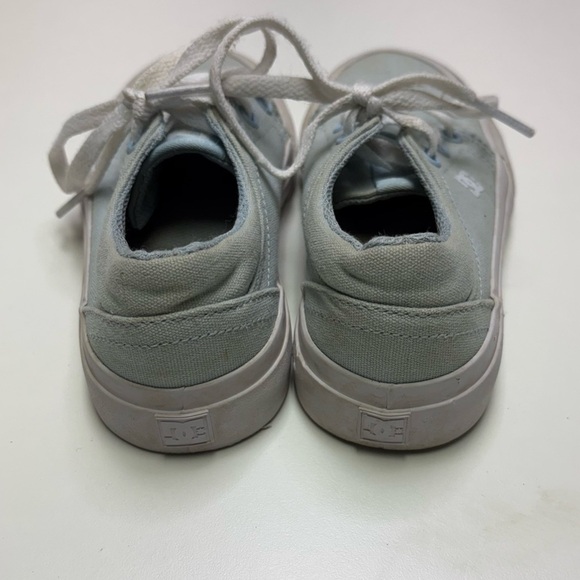 DC Skate Toddler Girls 11 Lace Up Pastel Baby Blue Skateboarding Sneaker - Picture 4 of 7